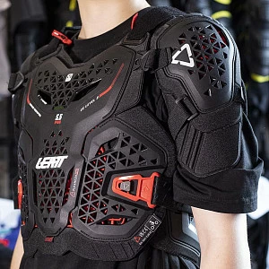 Защита панцирь Leatt Chest Protector 5.5 Pro Evo (черн, S/M)