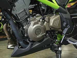 Мотоцикл QJ SRK 400 (серый) 2026г.